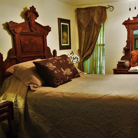 Benton Place Inn ユリーカ・スプリングス 部屋 写真
