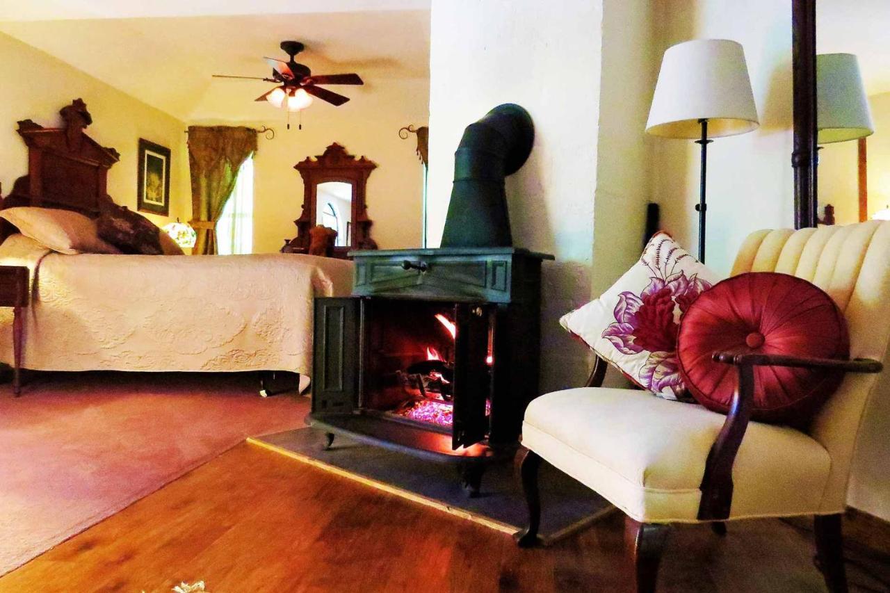 Benton Place Inn ユリーカ・スプリングス 部屋 写真