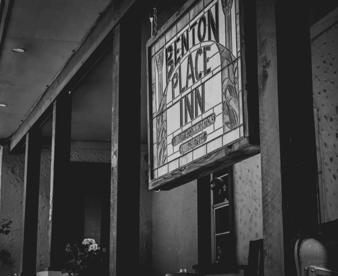 Benton Place Inn ユリーカ・スプリングス エクステリア 写真